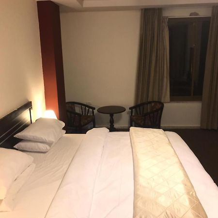 Aladdin Hotel Ramallah Exterior photo